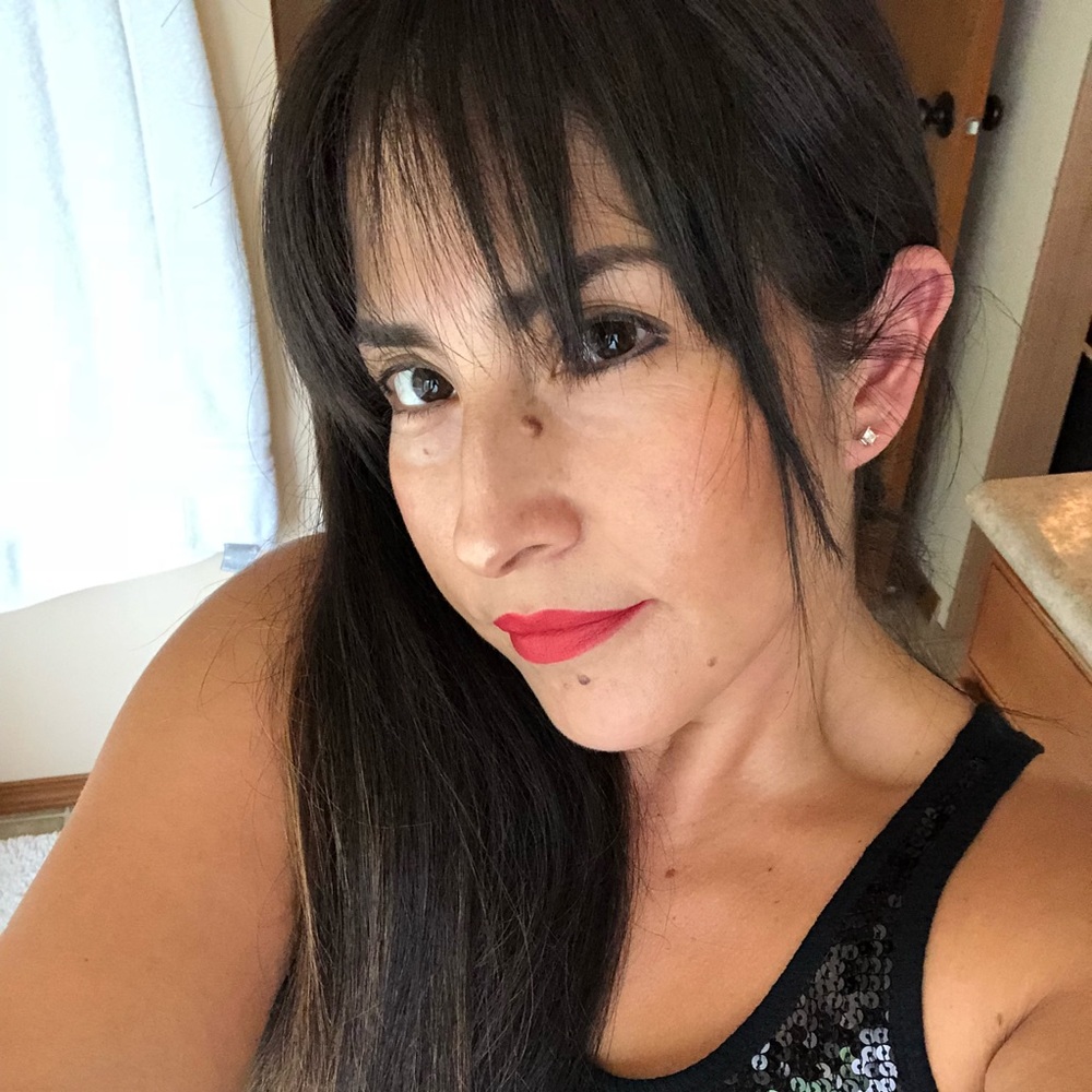 Meet your Posher, Leticia